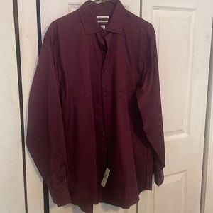 Merlot in color with tags